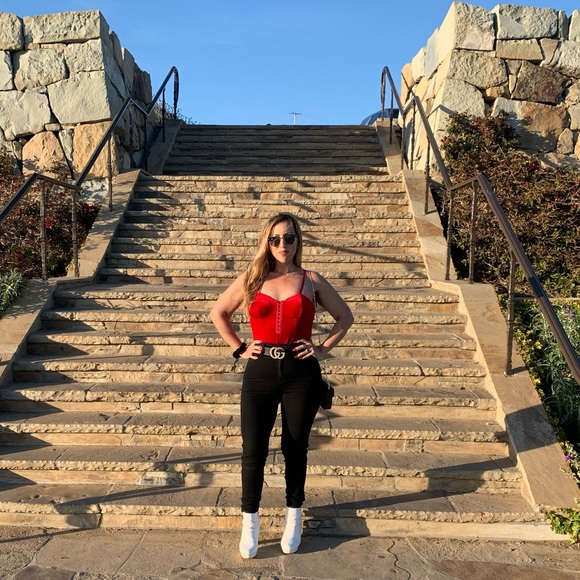 Meet your Posher, Carina - Picture 1 of 1